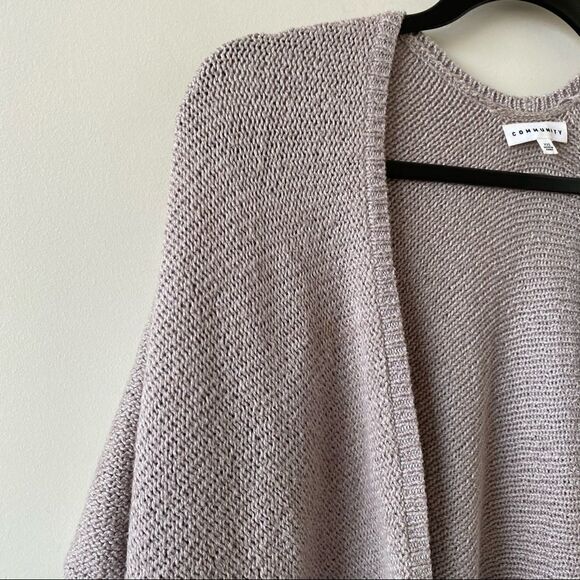 ARITIZA “Community” Icon Cape - Picture 4 of 12